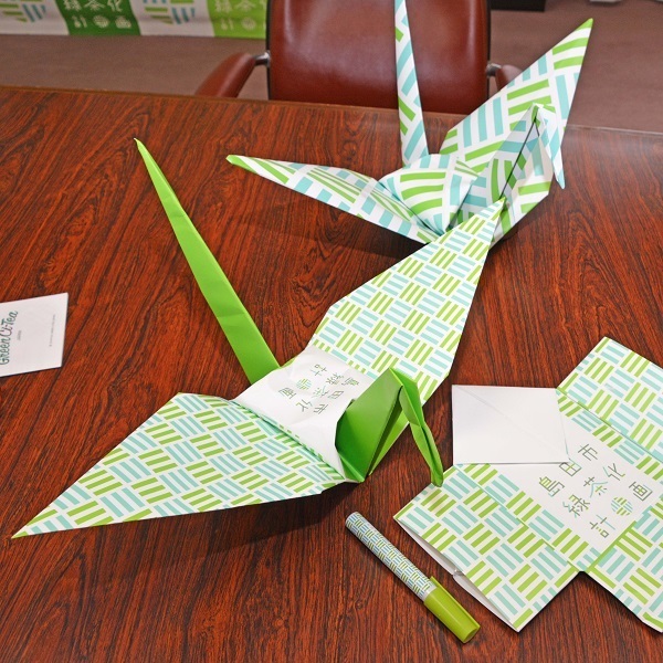 折り紙の大きな鶴